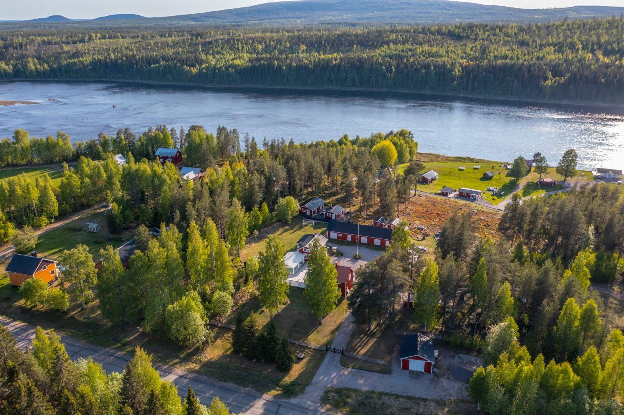 Villa Arctic Ranch à Överkalix Extérieur photo