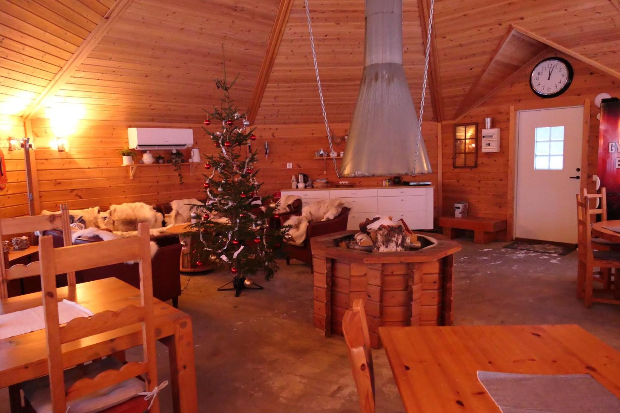 Villa Arctic Ranch à Överkalix Extérieur photo