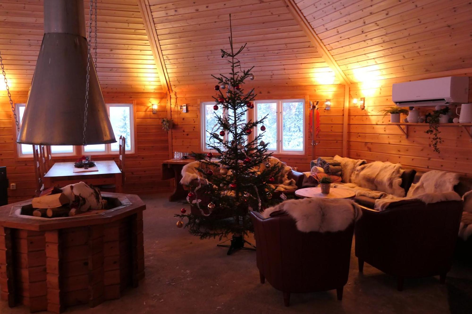 Villa Arctic Ranch à Överkalix Extérieur photo